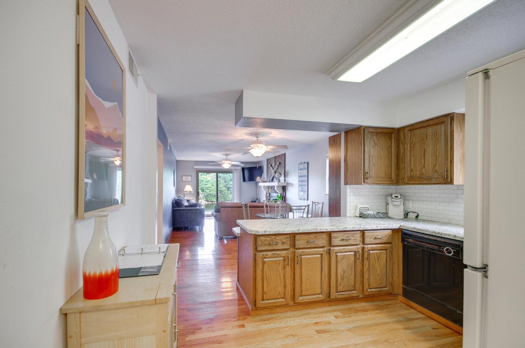 Cozy Lake Ozark Condo Rental With Grill, Pool Access Eksteriør billede