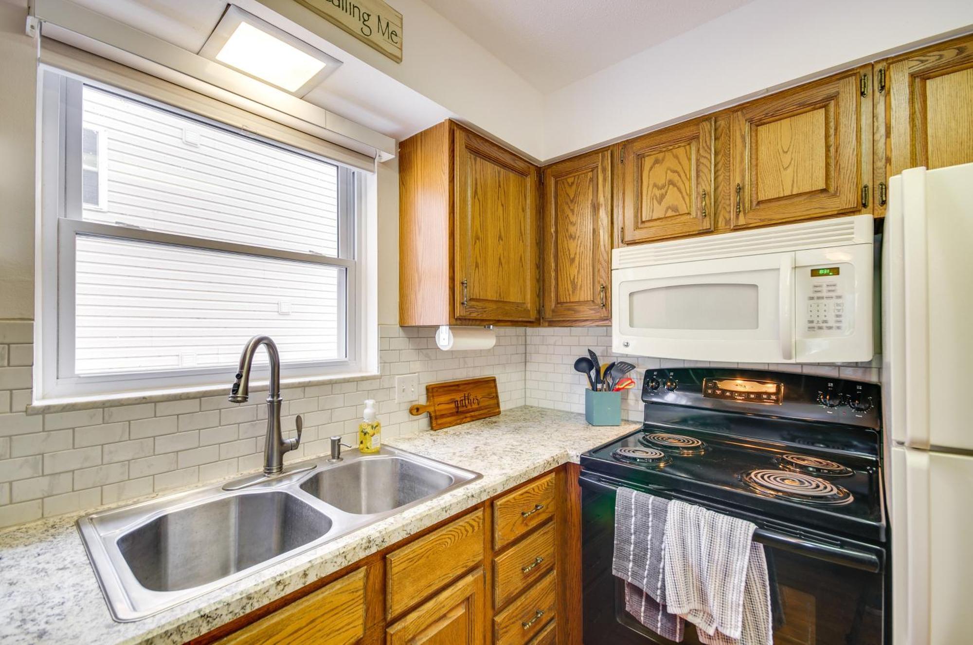 Cozy Lake Ozark Condo Rental With Grill, Pool Access Eksteriør billede
